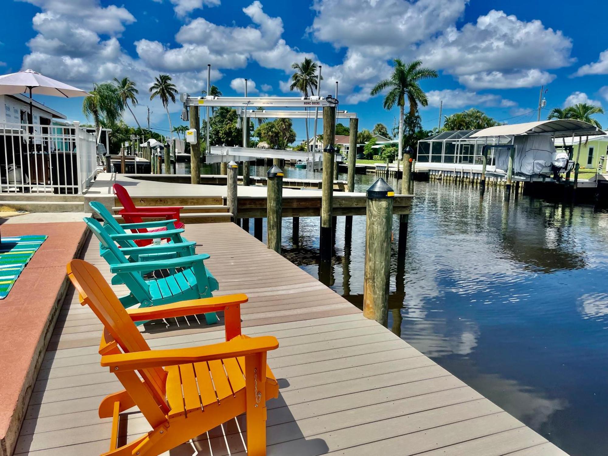 Hot Tub And Dock Gilligan'S On The Island Villa Matlacha Exterior photo